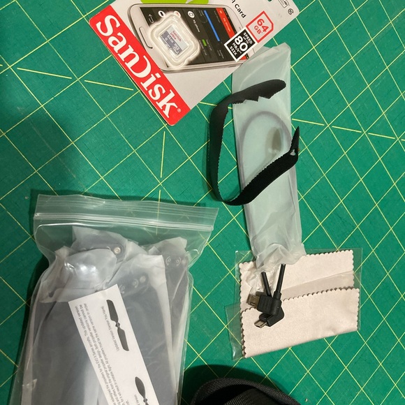 Autel Ribitics EVO II-8K portable Drone with case & backpack - Picture 5 of 15